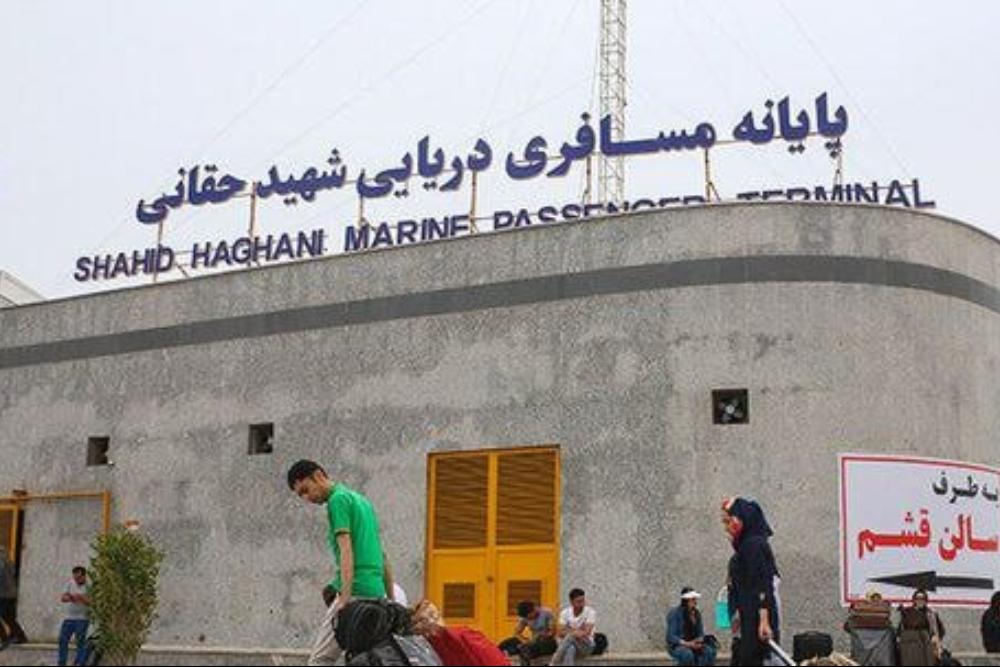 طوفان تردد دریایی در بندرعباس را متوقف کرد