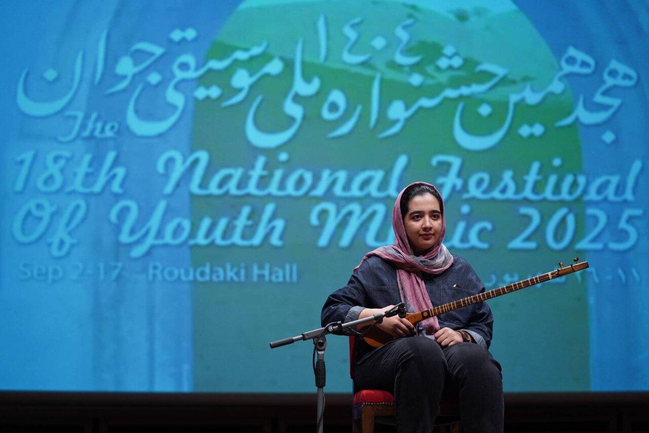 مادرها و پدرهایی تا آخرین لحظه از جوانان خود حمایت می‌کنند