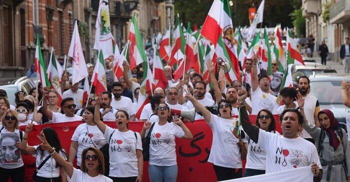 اجاره دختران جوان توسط منافقین | نرخ: نفری ۳۰۰ تا ۳۵۰ یورو