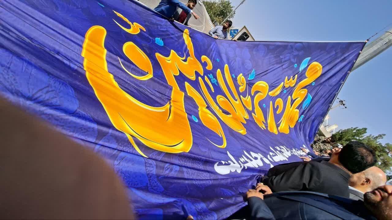 افراشتن پرچم «عشق به احمد» در تربت‌جام