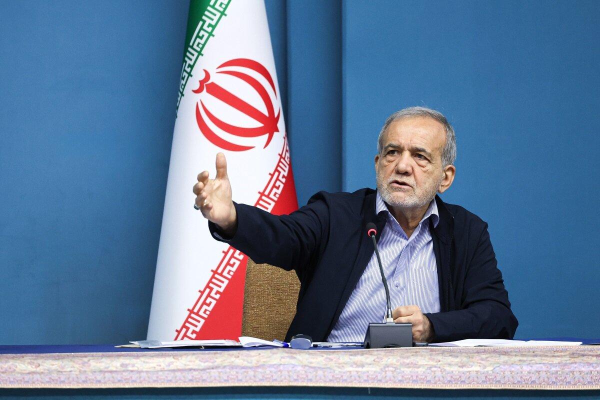 دانشگاه و مدارس محلی برای ساختن آینده و باورهای ما است