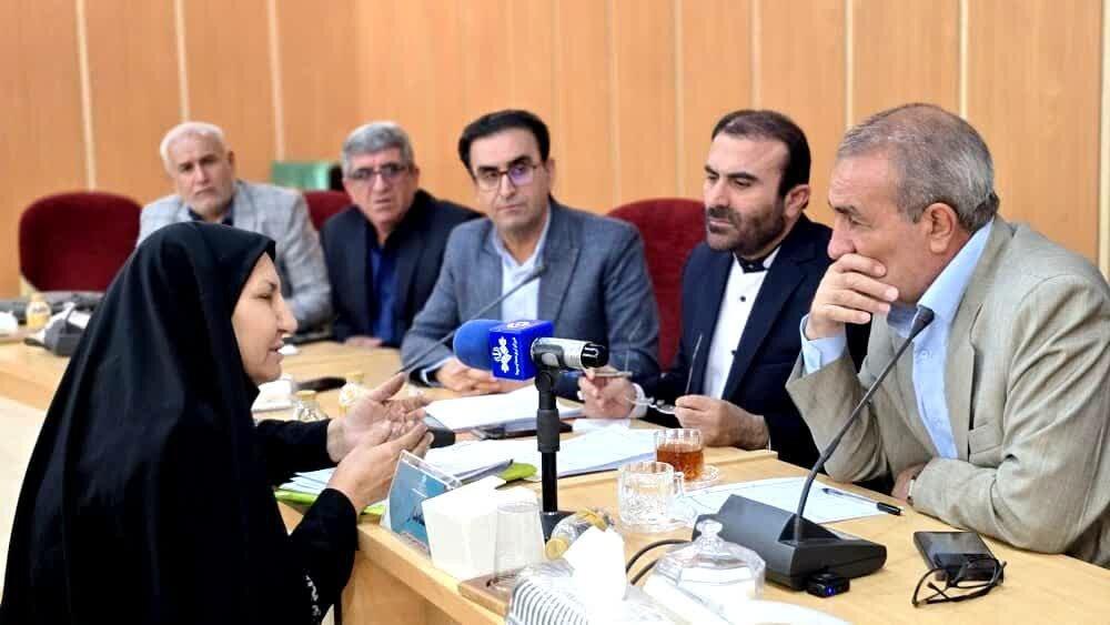 بررسی مشکلات ۱۵ کهگیلویه و بویراحمدی در دیدار با استاندار