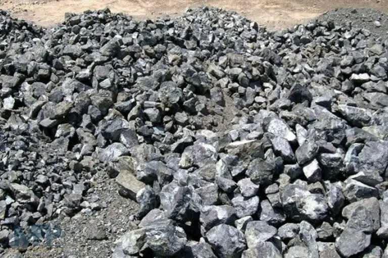 کشف ۳۰۰تن سنگ سلستین غیرمجاز در سرخه