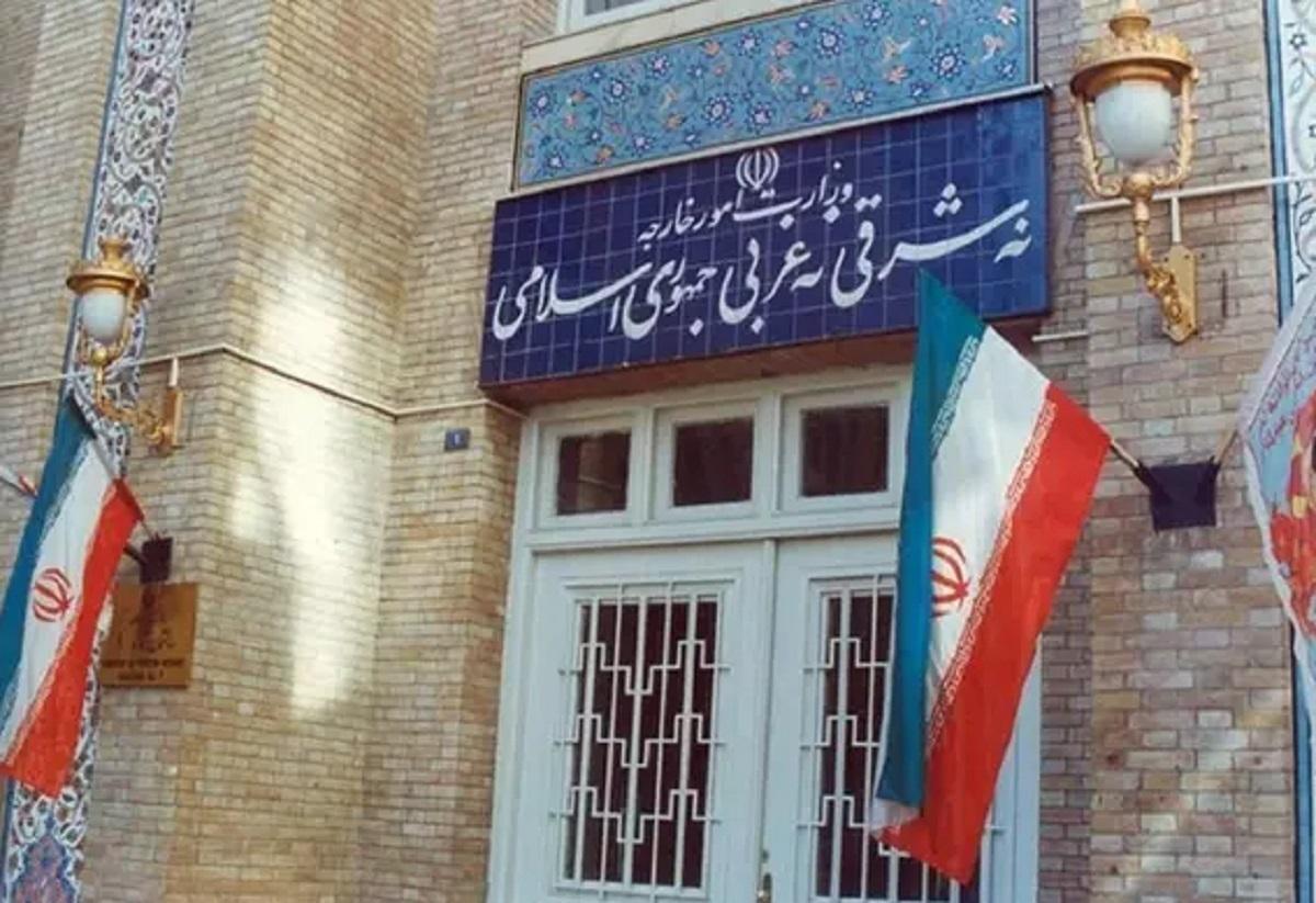 روزنامه جمهوری اسلامی: عده‌ای عشقِ دوربین می‌گویند چرا وزارت خارجه کار دیپلماسی می‌کند و چرا یقه نمی‌گیرد؟