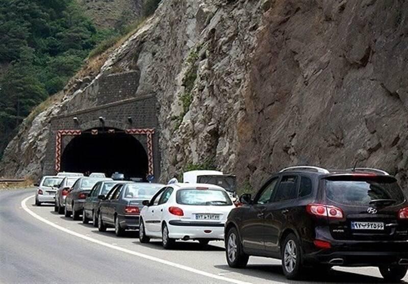 کندوان یک‌طرفه شد/ترافیک سنگین در خروجی‌های جاده‌های شمال