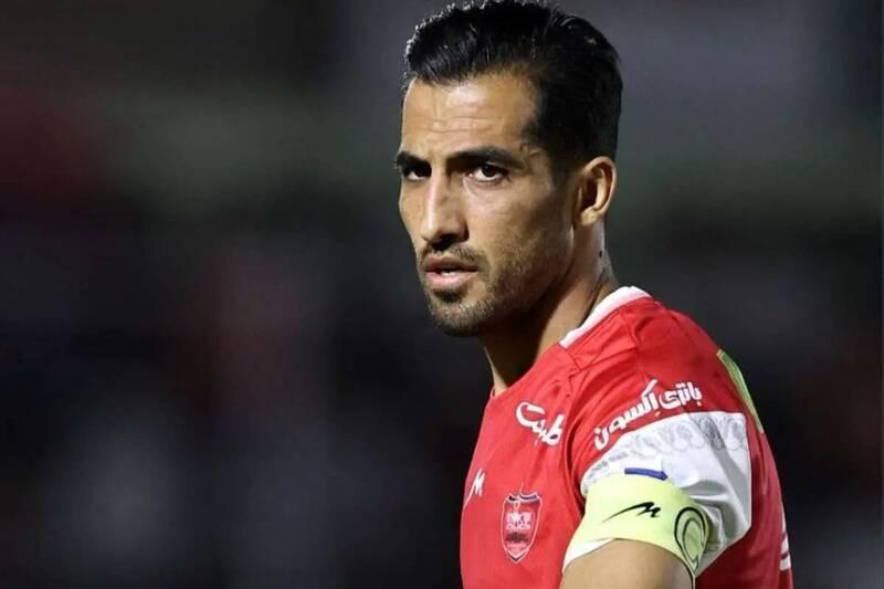 بنر هواداران پرسپولیس برای وحید امیری +عکس